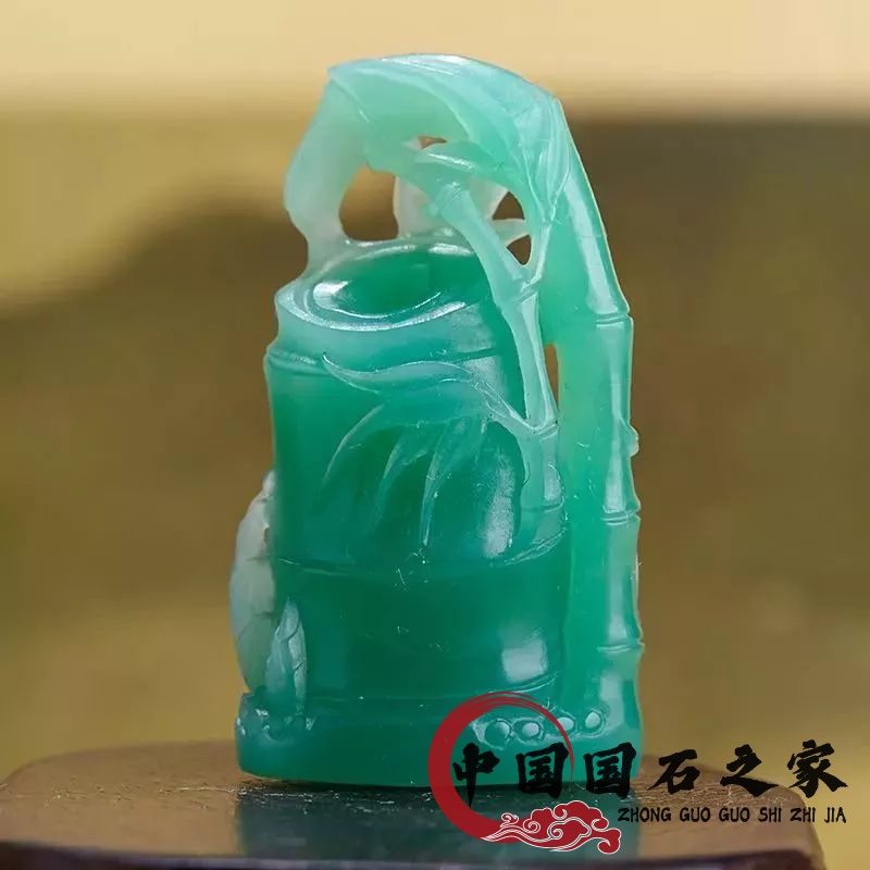 雅安玉石原料产地雅安绿是什么材质 雅安玉石原料产地雅安绿是什么材质