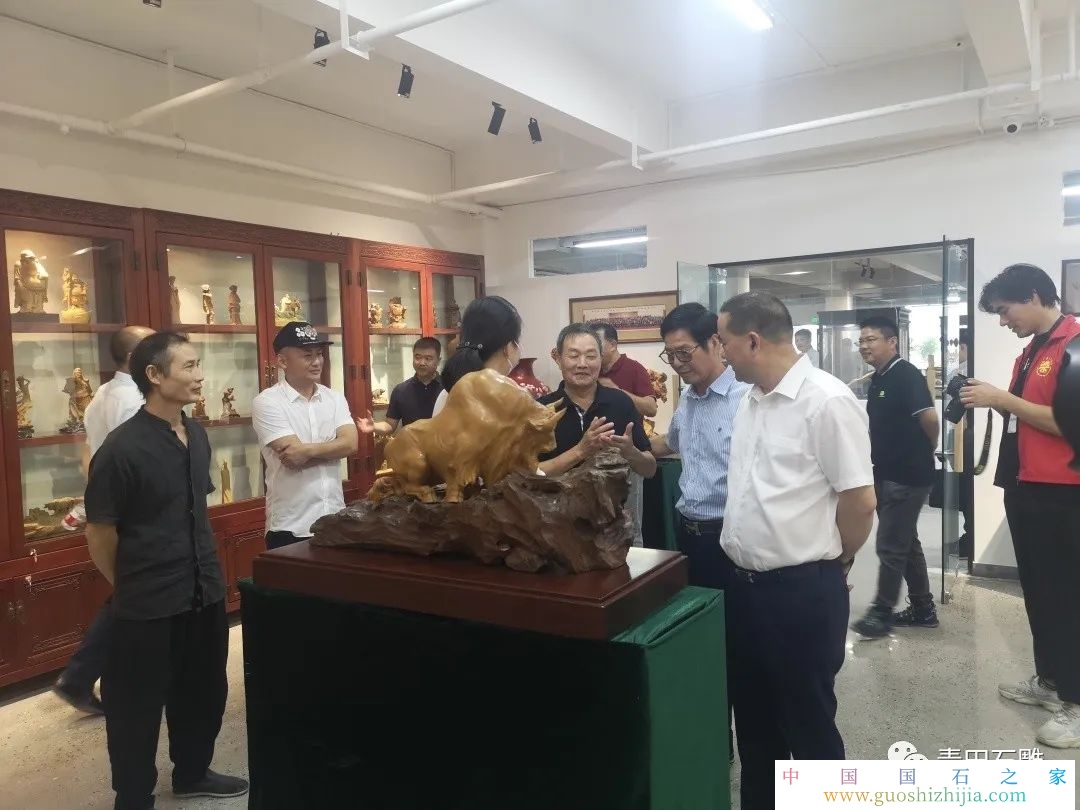 “艺海撷珍 华耀桑梓”黄余呈大师石雕精品展举行